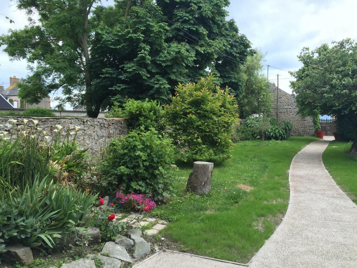 L'Ermitage Saint-Vaast-la-Hougue Exterior foto